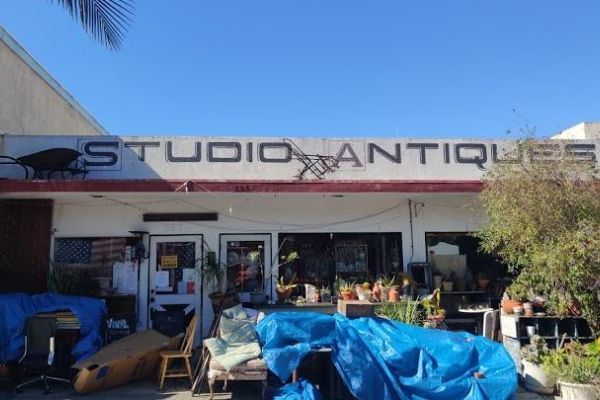 Studio Antiques & Vinyl