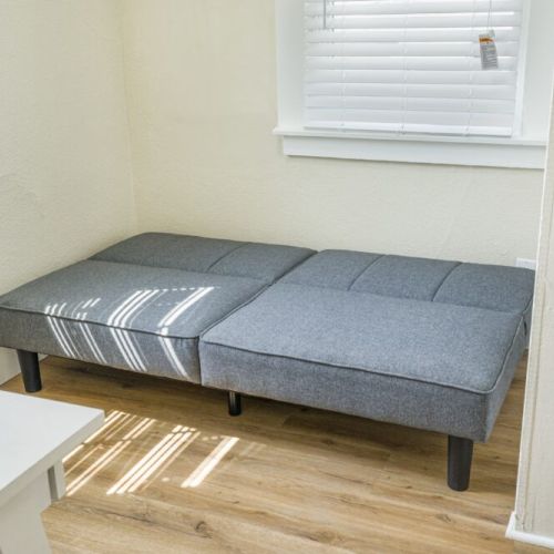 Bonus room with desk and futon