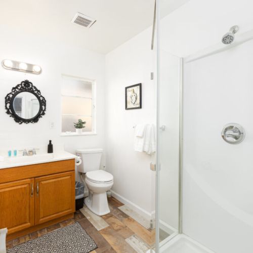 Second bedroom's bathroom with shower