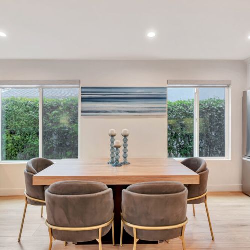 Dining table seats 6. The table can extend to seat 8!