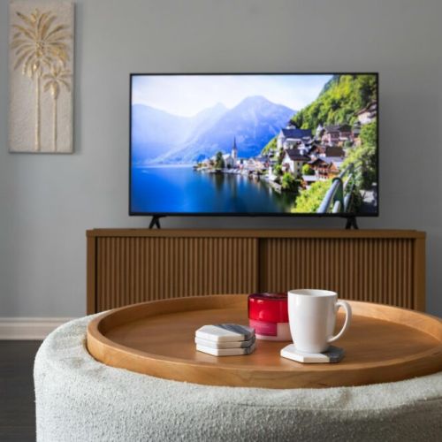 4K Smart TV to stream your favorite movies and shows!