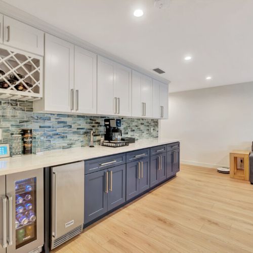 Little kitchenette/bar with wine fridge