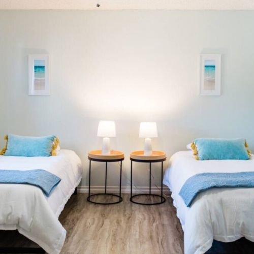 Third bedroom with two twin beds
