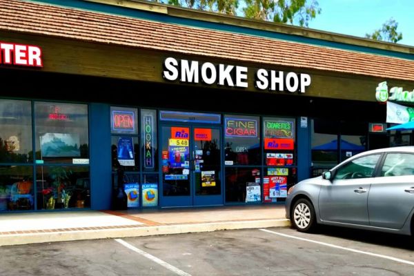 D Bar Smoke Shop