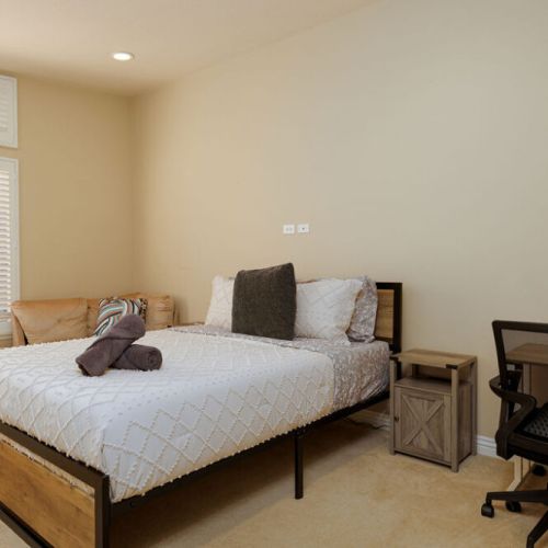 Queen bedroom