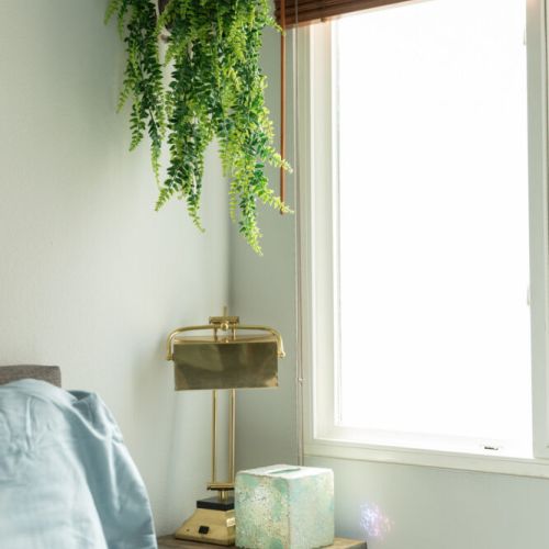 Beautiful natural light by day and ambiant lighting by night.
