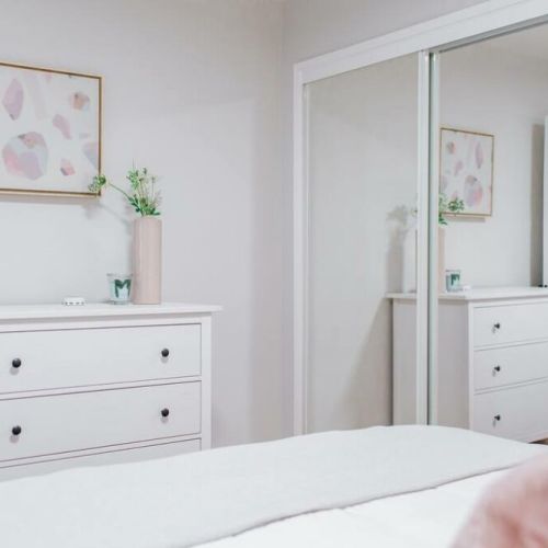 Dresser + mirror closet