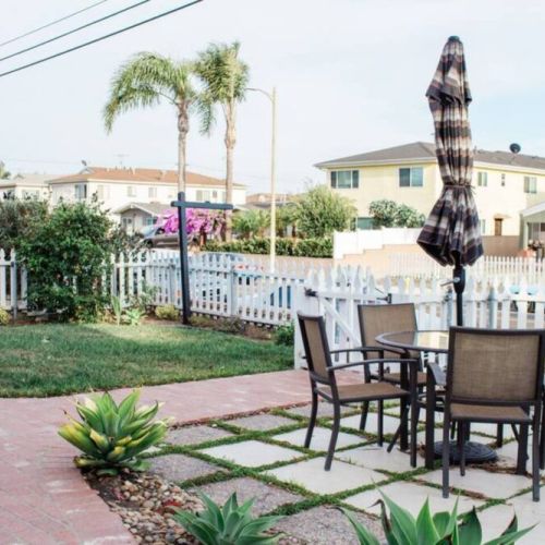 Large frontyard!