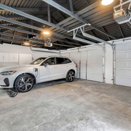 3 car garage!