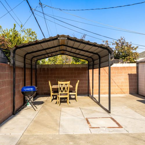 Outdoor seating + Grill!
