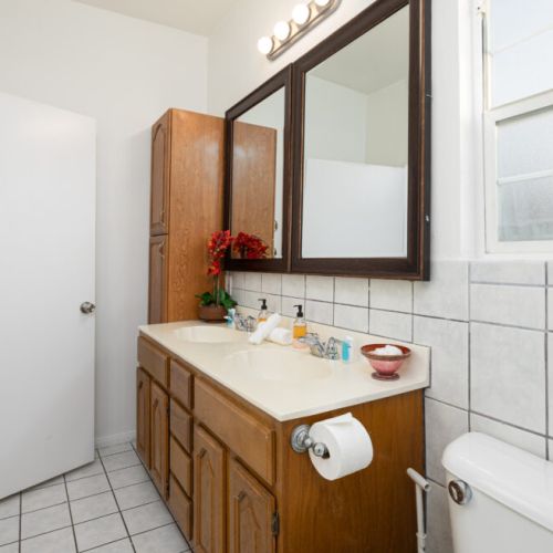 Full bath attached to the master bedroom