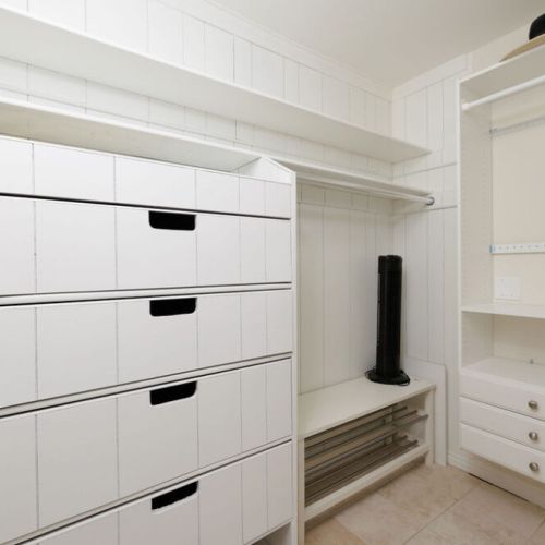 Second master suite closet space