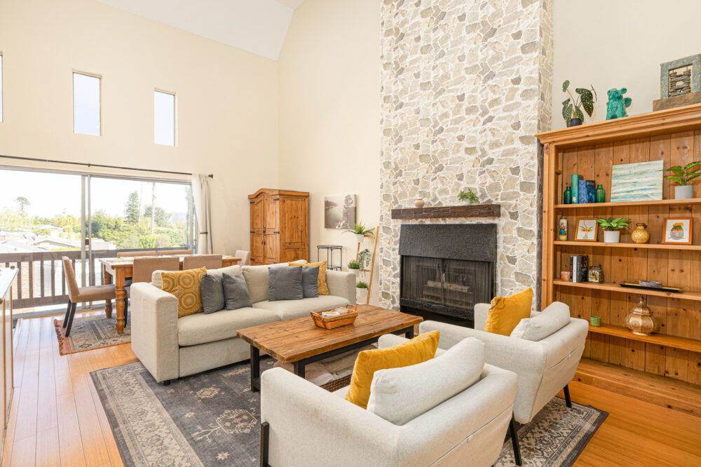 Welcome to a classic yet modern LA home!