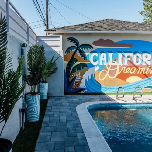 Have a little photoshoot in front of our mural wall. California Dreamin~