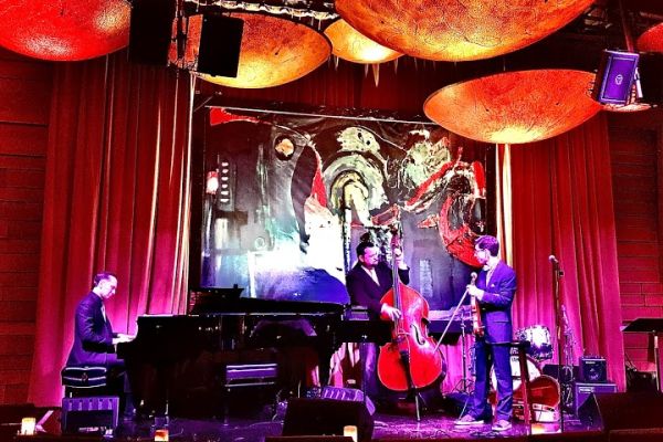 Vibrato Grill Jazz