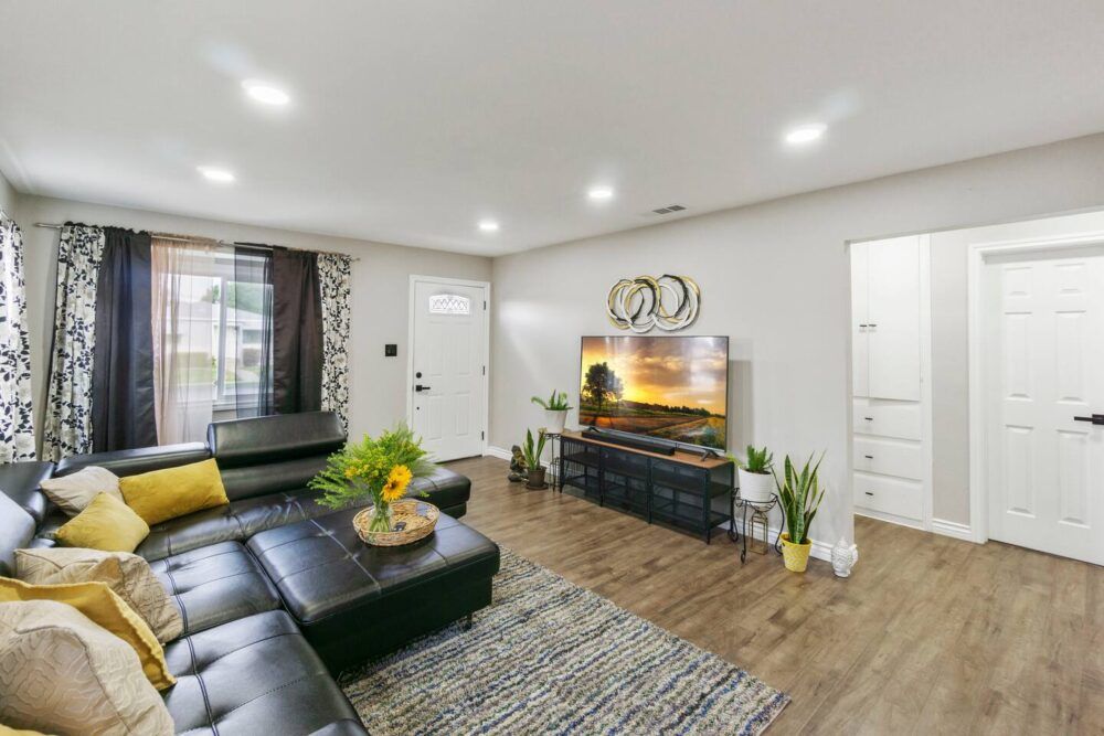 Long Beach 56th Main Image