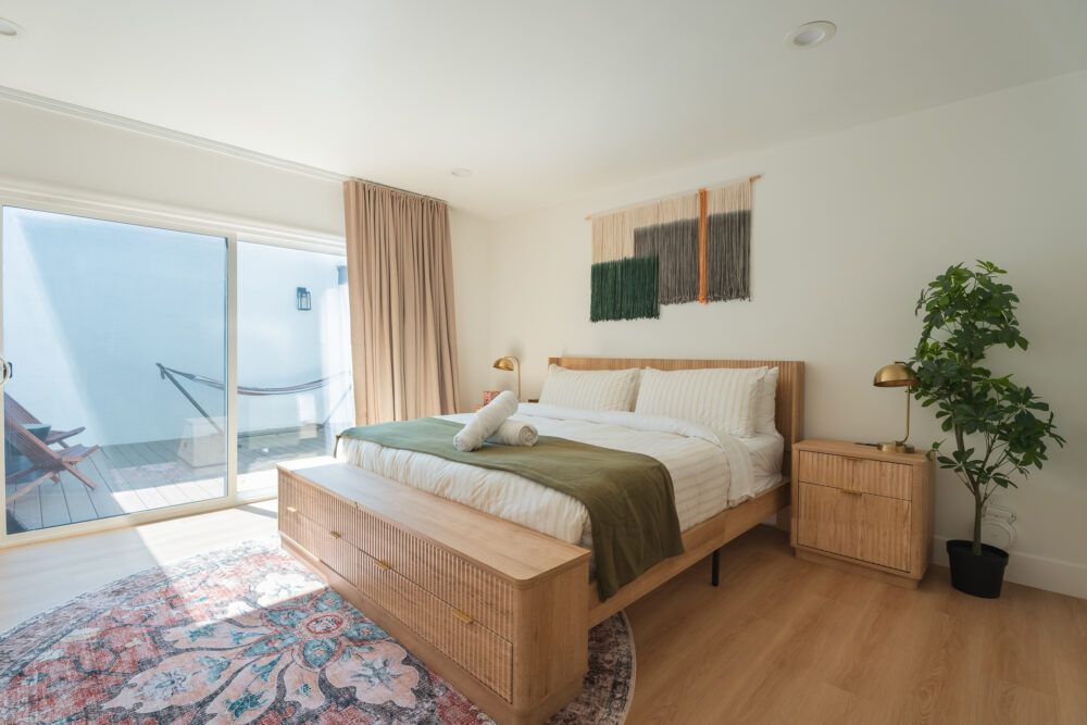 Greenbriar Tarzana Main Image