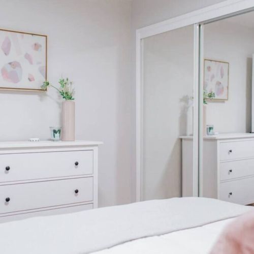 Dresser + mirror closet