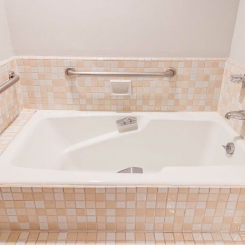 Large bathtub for your R&R