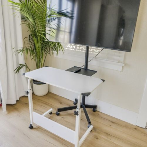 Mobile TV, watch in the living room or bedroom!
